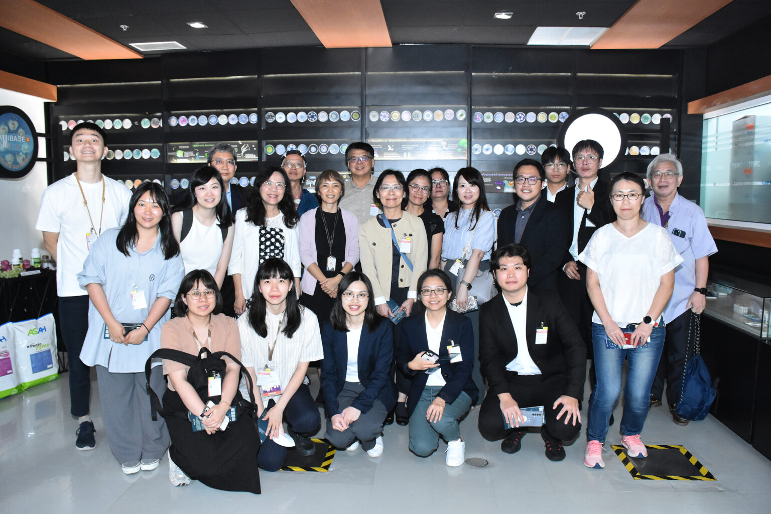 Talab Hom คณะ Taiwan Association for Lactic Acid Bacteria (TALAB) และ Food ...